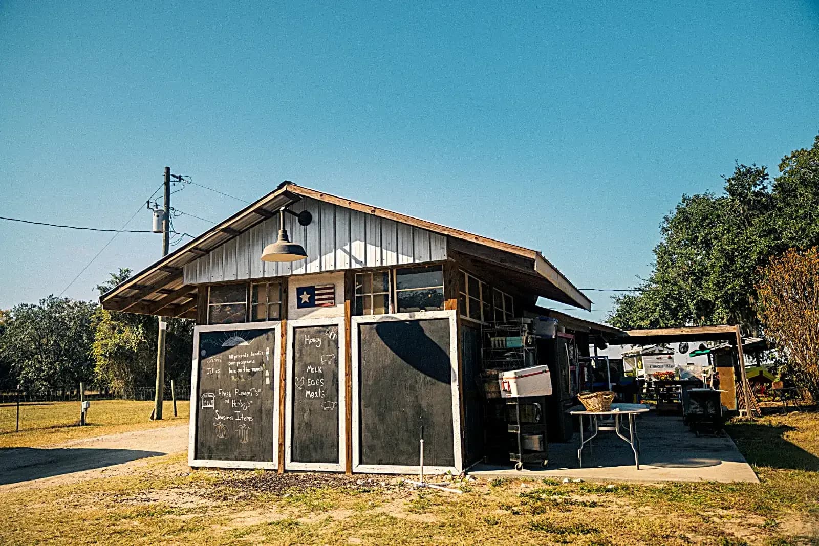 Southern Sunshine Farms Market building on the Kiddy Up Ranch campus